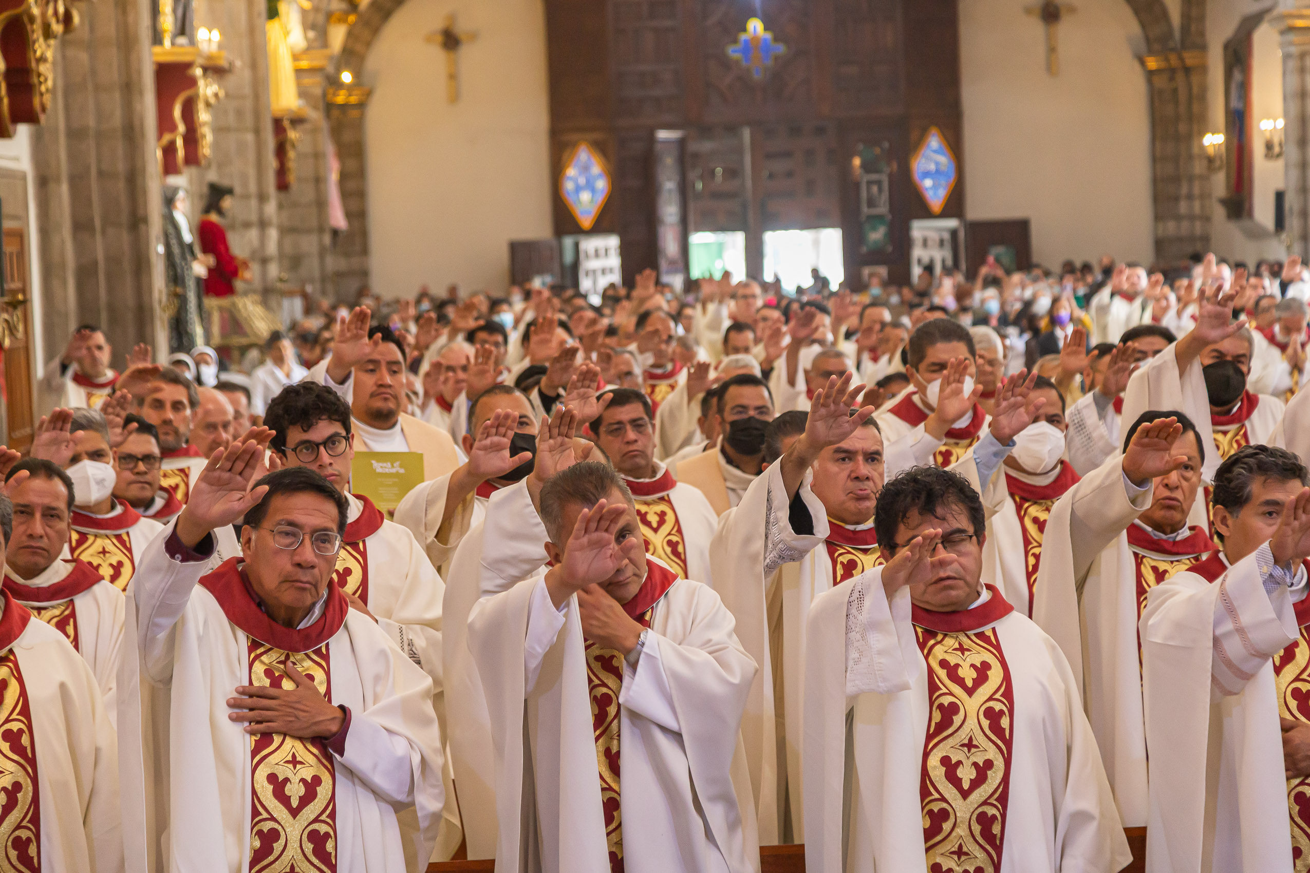 Arzobispo llama a sacerdotes a ser Misioneros de Paz 