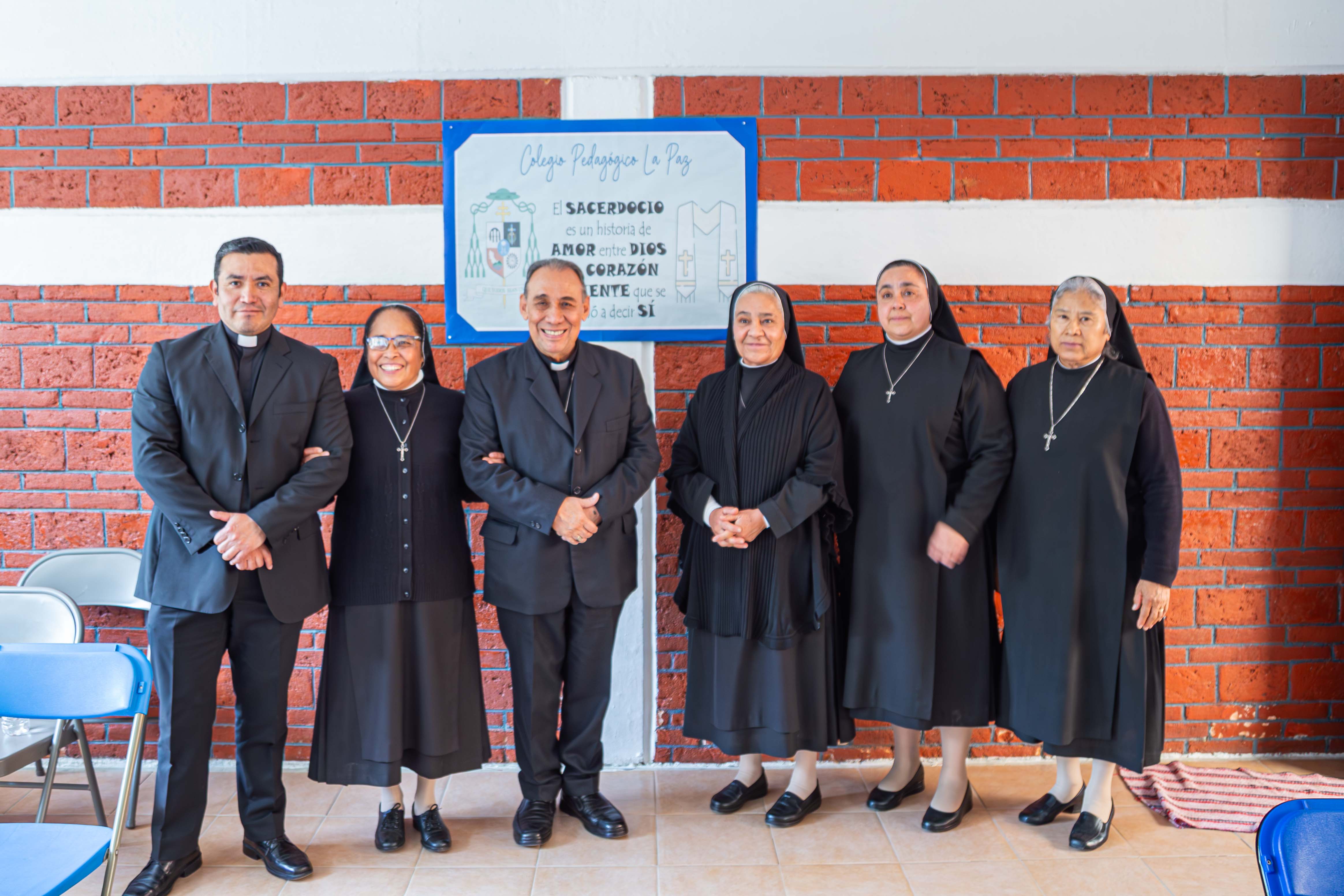 VISITA PASTORAL AL COLEGIO PEDAGÓGICO LA PAZ